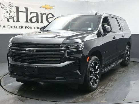 Used 2022 Chevrolet Suburban RST w/ Luxury Package AWD/4WD image 7
