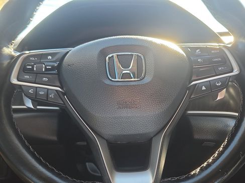 Used 2022 Honda Accord Touring image 12