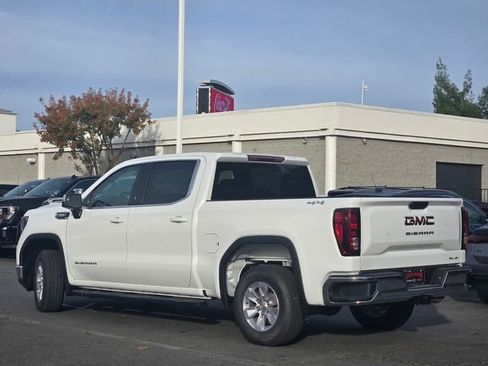 New 2026 GMC Sierra 1500 SLE image 6