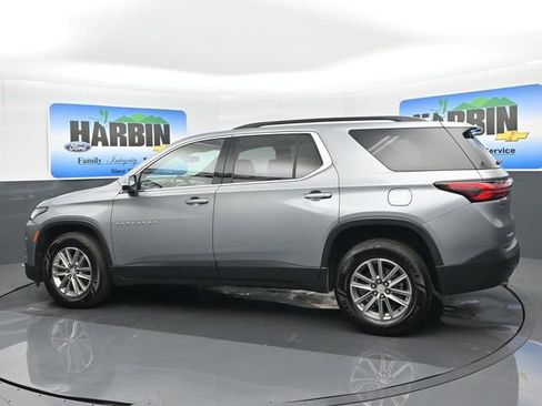 Used 2023 Chevrolet Traverse LT FWD image 3