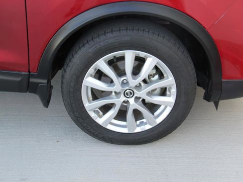 Used 2022 Nissan Rogue Sport SV w/ Technology Package image 33