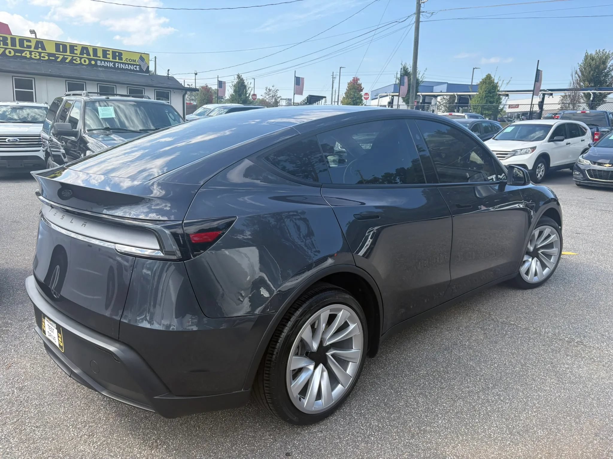 Used 2026 Tesla Model Y 2WD image 10