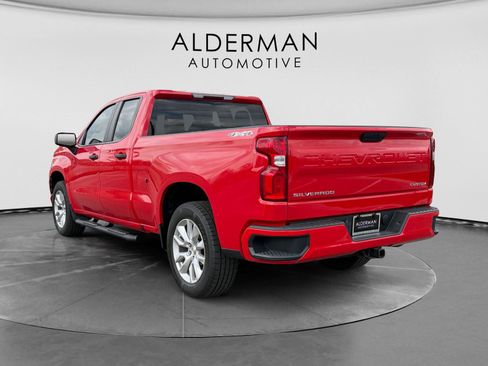 Used 2021 Chevrolet Silverado 1500 Custom image 3
