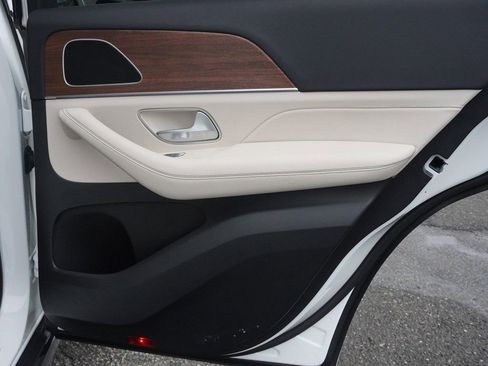 Used 2025 Mercedes-Benz GLE 350 4MATIC image 26