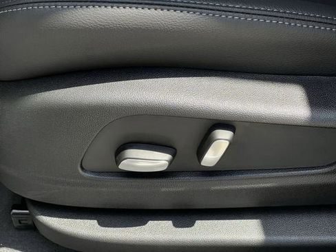 New 2025 Cadillac XT6 Luxury image 23