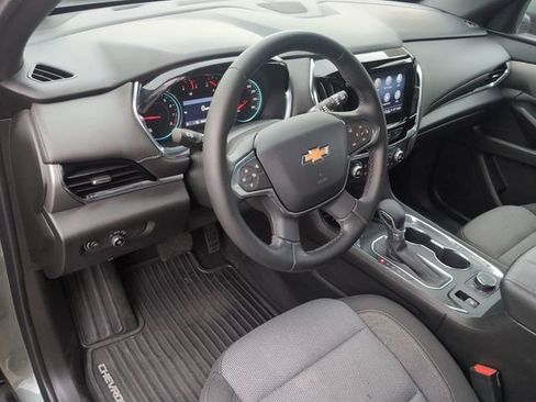 Certified 2023 Chevrolet Traverse LT FWD image 10