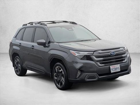 Used 2025 Subaru Forester Limited image 3