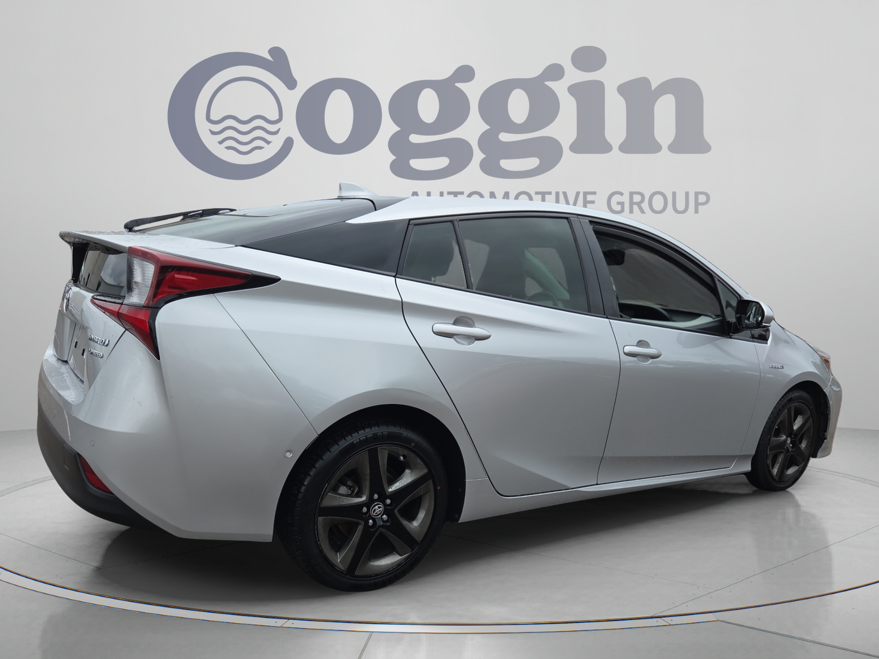 Used 2020 Toyota Prius Limited FWD image 5