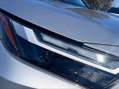 Used 2025 Toyota RAV4 XLE image 31