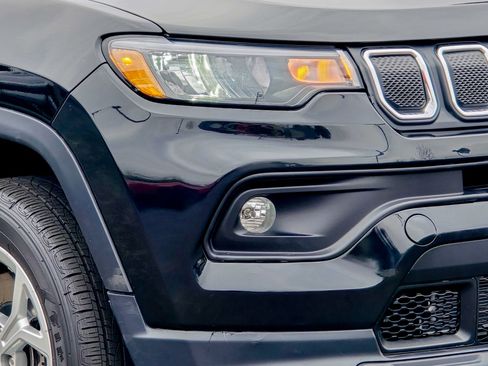 Used 2024 Jeep Compass Latitude image 6