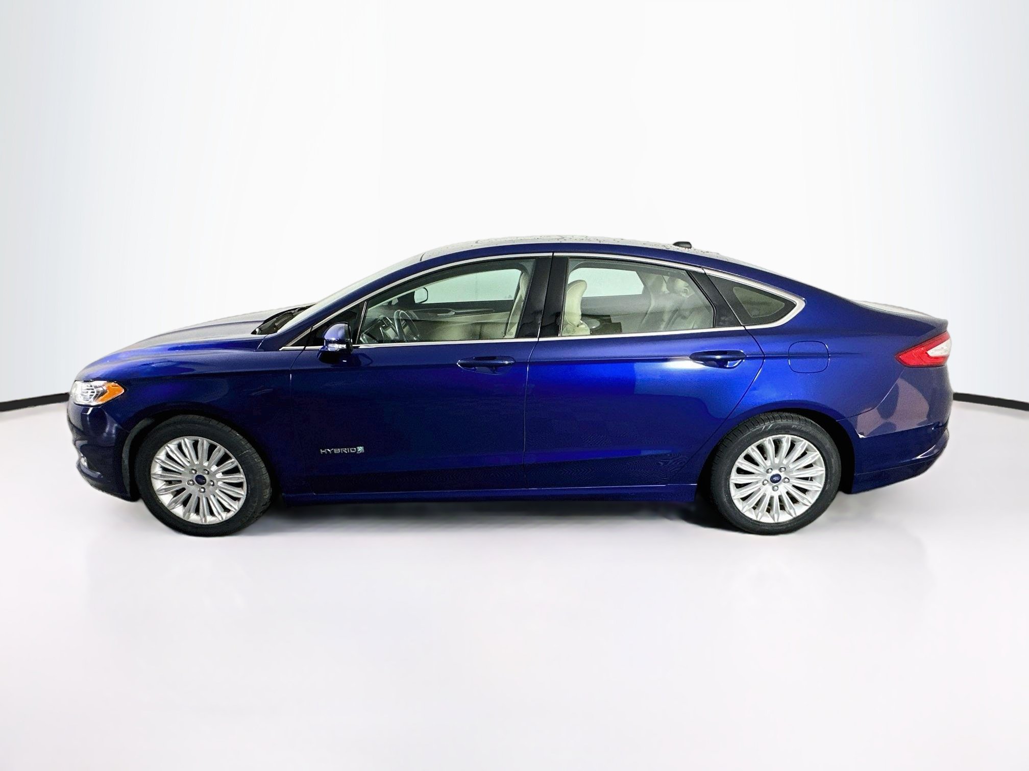 Used 2013 Ford Fusion SE FWD image 4