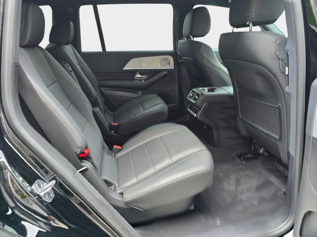 Used 2025 Mercedes-Benz GLS 450 4MATIC image 13