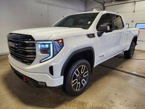 Used 2025 GMC Sierra 1500 AT4 image 8