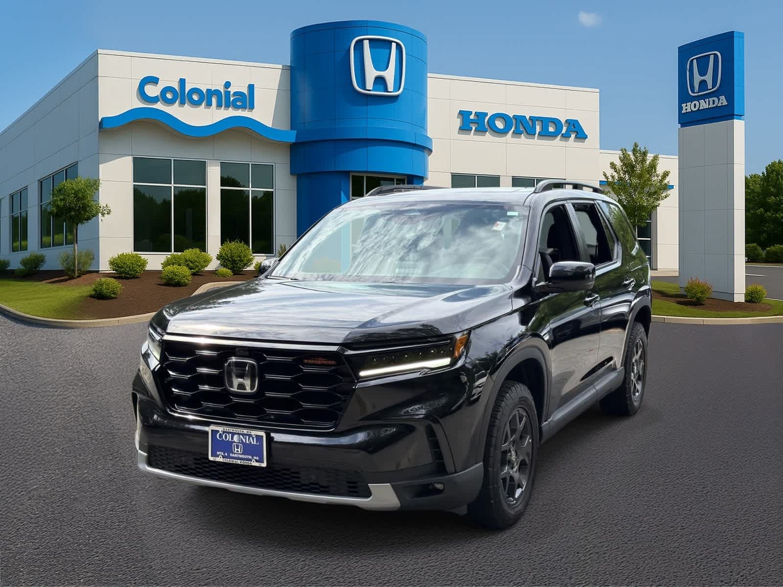 Used 2025 Honda Pilot TrailSport image 1