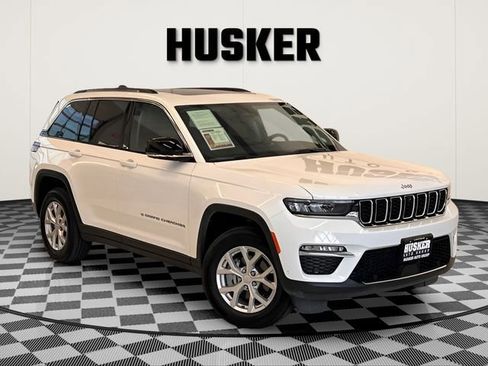 Used 2023 Jeep Grand Cherokee Limited w/ Luxury Tech Group II AWD/4WD image 1