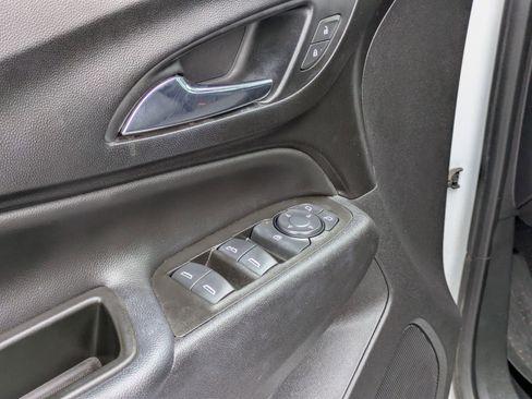 Used 2021 Chevrolet Equinox LT image 12