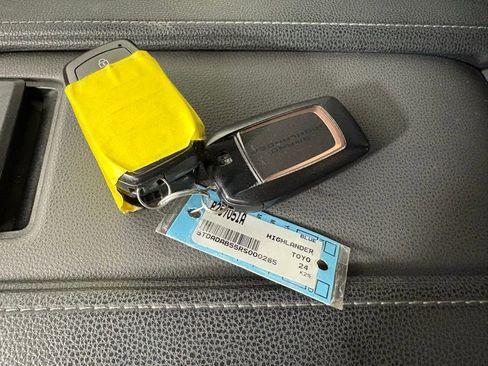 Used 2024 Toyota Grand Highlander AWD Hybrid image 39