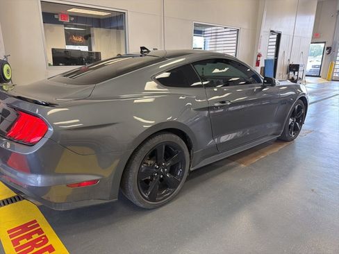 Used 2022 Ford Mustang GT w/ Black Accent Package RWD image 6