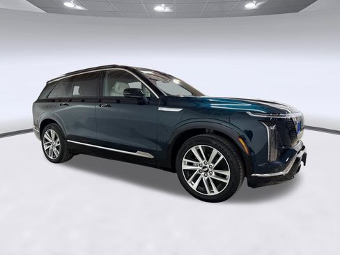 New 2026 Cadillac Vistiq Luxury w/ LPO, Floor Liner Package AWD/4WD image 7