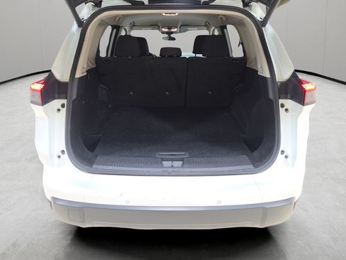 Used 2025 Nissan Rogue SV AWD/4WD image 11