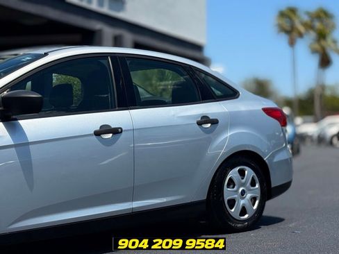 Used 2016 Ford Focus S FWD image 5