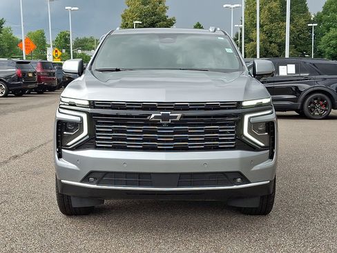Used 2026 Chevrolet Suburban High Country w/ Sun And Tow Package AWD/4WD image 3