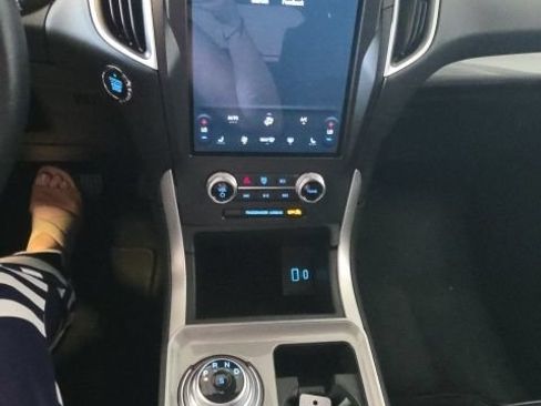 Used 2024 Ford Edge SEL AWD/4WD image 21