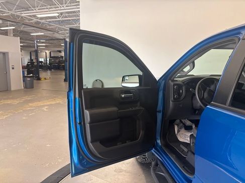 Used 2022 Chevrolet Silverado 1500 Custom Trail Boss w/ LPO, Dark Essentials Package AWD/4WD image 17