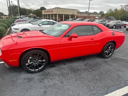 Used 2023 Dodge Challenger SXT w/ Plus Package image 4