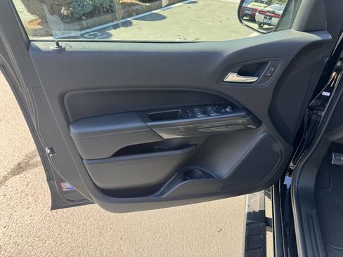 Used 2022 GMC Canyon AT4 image 13