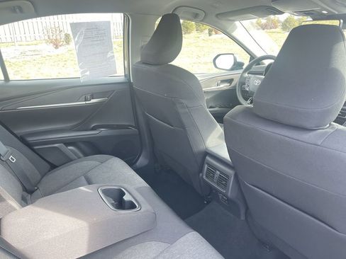 Used 2025 Toyota Camry LE w/ Convenience Package image 21