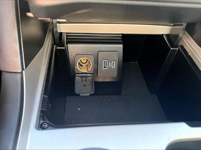 Used 2022 Ford Explorer XLT AWD/4WD image 27