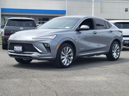 Used 2025 Buick Envista Avenir image 2