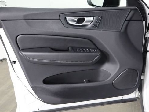 Used 2024 Volvo XC60 B5 Plus AWD/4WD image 17