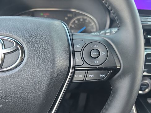 Certified 2024 Toyota Venza XLE image 22