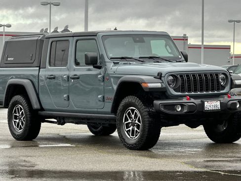 Used 2024 Jeep Gladiator Rubicon image 5