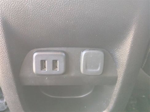 Used 2018 GMC Canyon Denali image 14