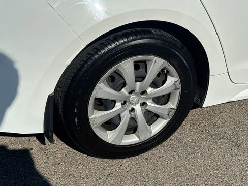 Used 2022 Toyota Corolla LE FWD image 43