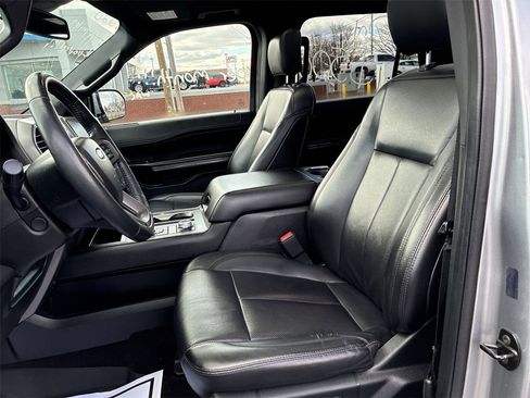Used 2020 Ford Expedition XLT w/ Equipment Group 202A image 11