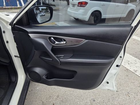 Used 2016 Nissan Rogue SV AWD/4WD image 23