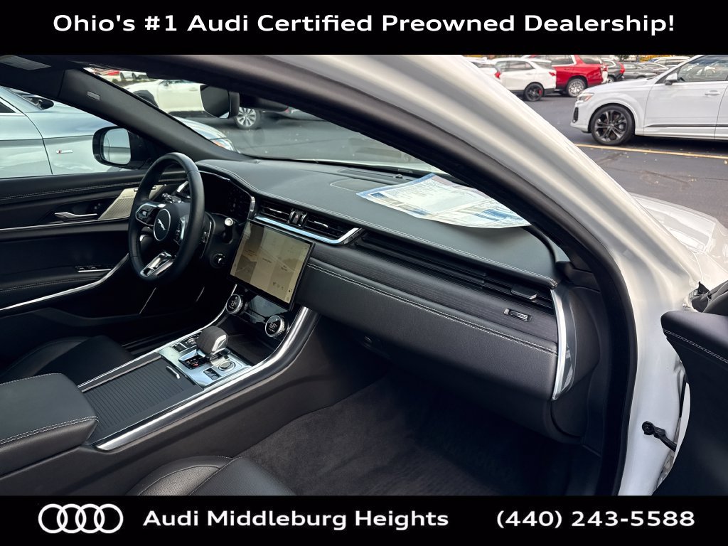 Used 2024 Jaguar XF R-Dynamic SE AWD/4WD image 32