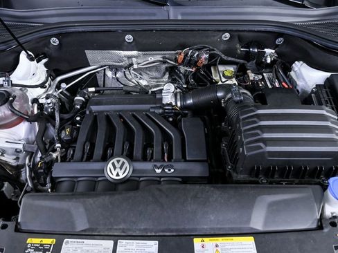 Used 2022 Volkswagen Atlas Cross Sport SE image 32
