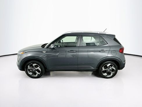 Used 2025 Hyundai Venue SEL FWD image 4