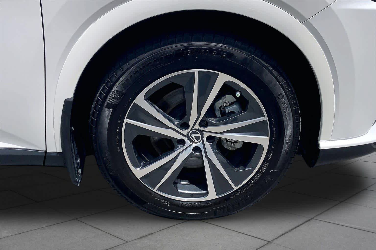 Certified 2024 Lexus RX 350 Premium w/ Accessory Package (Z1) FWD image 11