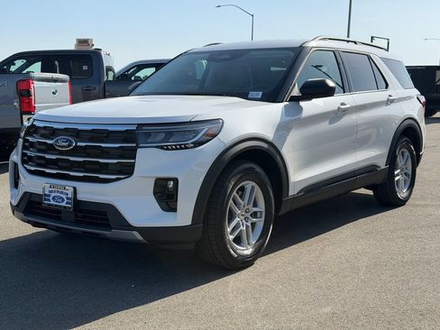 New 2026 Ford Explorer Active w/ Active Comfort Package RWD image 3