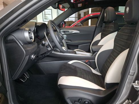 New 2026 Alfa Romeo Tonale w/ Active Assist Package AWD/4WD image 2