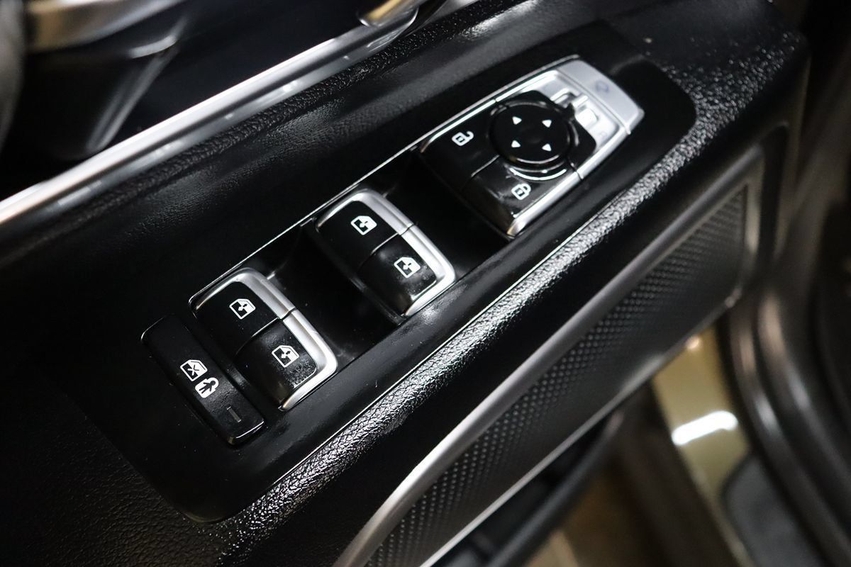 Used 2024 Kia Telluride EX w/ EX Captain's Chair Package FWD image 27