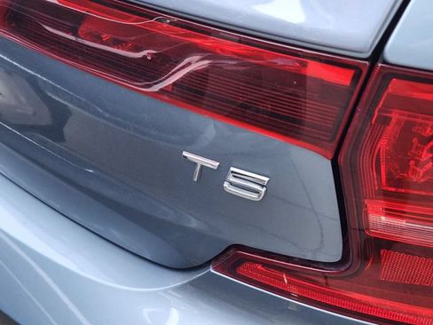 Used 2019 Volvo S90 T5 Momentum w/ Protection Package Premier FWD image 10