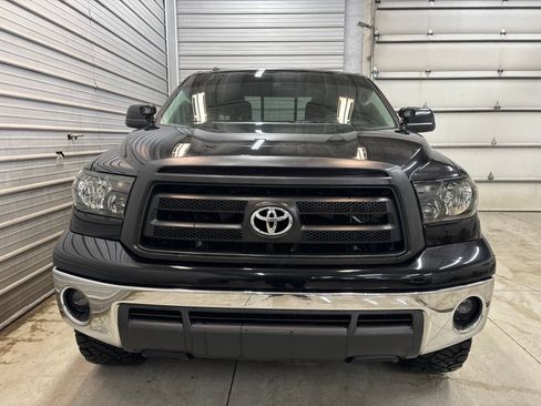 Used 2012 Toyota Tundra 4x4 Double Cab w/ SR5 Pkg image 2