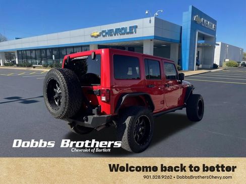 Used 2017 Jeep Wrangler Unlimited Rubicon w/ Connectivity Group AWD/4WD image 8
